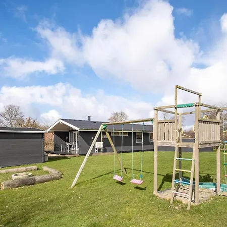 3 Bedroom Stunning In *